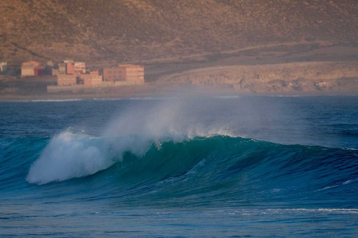 La baie d'Imsouane, la vague qui déroule devant Olas Surf Camp